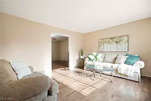 35671 Chesterfield Dr, North Ridgeville, OH 44039 - Photo 3