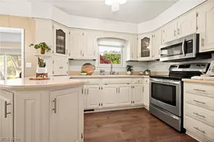 35671 Chesterfield Dr, North Ridgeville, OH 44039 - Photo 9