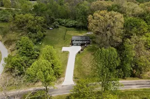 2065 W Buckhorn Dr, Millersburg, OH 44654 - Photo 11