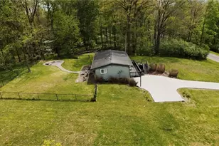 2065 W Buckhorn Dr, Millersburg, OH 44654 - Photo 7