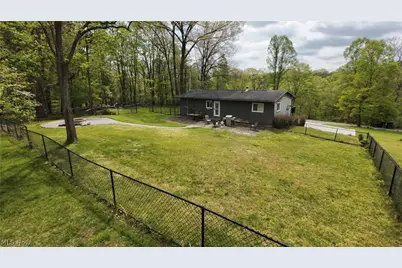 2065 W Buckhorn Drive, Millersburg, OH 44654 - Photo 9