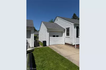 5141 Bridgewater Road, Lyndhurst, OH 44124 - Photo 3