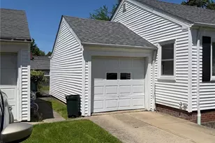 5141 Bridgewater Rd, Lyndhurst, OH 44124 - Photo 3