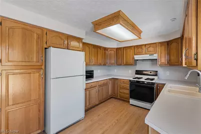 11074 Sagebrush Avenue NE, Uniontown, OH 44685 - Photo 13