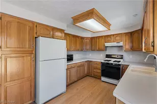 11074 Sagebrush Ave NE, Uniontown, OH 44685 - Photo 13
