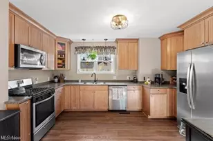 35 Lyle Rd, Wheeling, WV 26003 - Photo 9