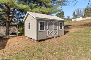 35 Lyle Rd, Wheeling, WV 26003 - Photo 23
