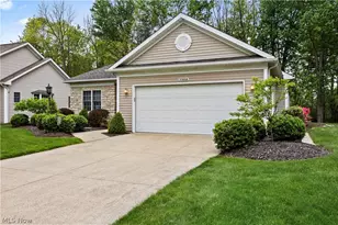 33888 Mapleridge Blvd, Avon, OH 44011 - Photo 3