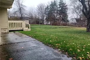 2450 Vestal Rd, Youngstown, OH 44509 - Photo 9