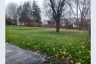 2450 Vestal Road, Youngstown, OH 44509 - Photo 15