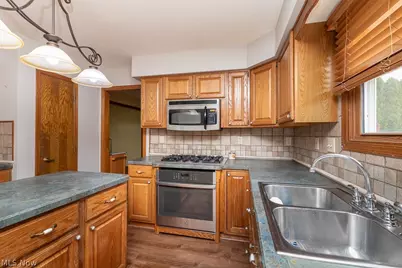 595 Montgomery Drive, Brunswick, OH 44212 - Photo 5