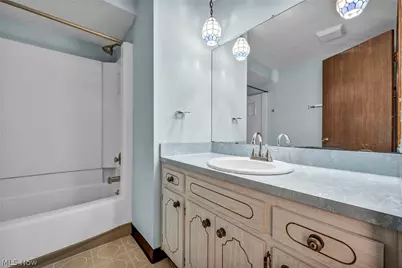 1668 Eisenhower, Brunswick, OH 44212 - Photo 9