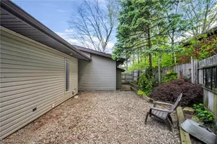 1361 Main St, Lakemore, OH 44250 - Photo 29