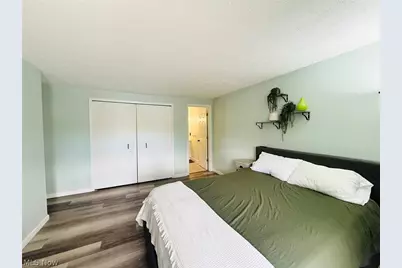 9731 Sunrise Boulevard #M31, North Royalton, OH 44133 - Photo 15