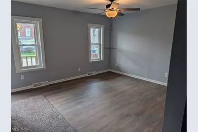 909 E 16th Street, Ashtabula, OH 44004 - Photo 5