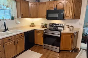 601 McKenna Dr, Williamstown, WV 26187 - Photo 9
