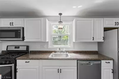 1514 37th Street NW, Canton, OH 44709 - Photo 7