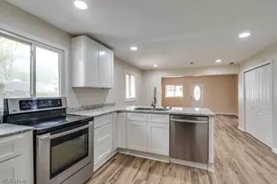 4944 Coleman Dr, New Franklin, OH 44319 - Photo 7