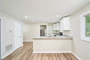 4944 Coleman Dr, New Franklin, OH 44319 - Photo 3
