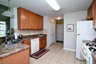 362 E Legend Court #B, Highland Heights, OH 44143 - Photo 13