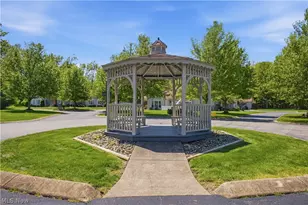 27 D Hunters Woods Dr, Canfield, OH 44406 - Photo 29
