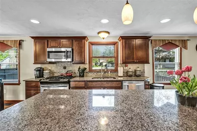 14194 Pine Lakes Drive, Strongsville, OH 44136 - Photo 33