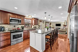14194 Pine Lakes Dr, Strongsville, OH 44136 - Photo 3