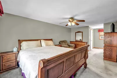 14194 Pine Lakes Drive, Strongsville, OH 44136 - Photo 13