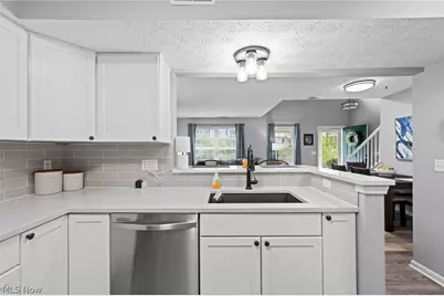 13913 Woodcroft, North Royalton, OH 44133 - Photo 9