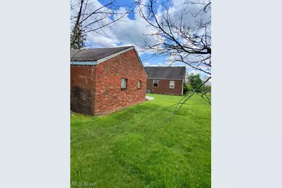 2156 McGuffey Road, Youngstown, OH 44505 - Photo 7