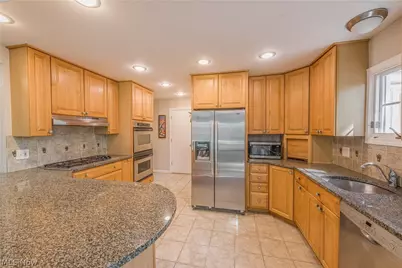 22532 Byron Road, Huber Heights, OH 44122 - Photo 7