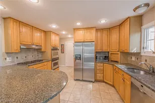 22532 Byron Rd, Huber Heights, OH 44122 - Photo 7