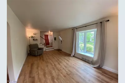 355 E Dresden Avenue, Akron, OH 44301 - Photo 3