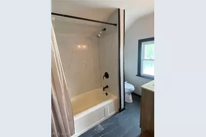 355 E Dresden Avenue, Akron, OH 44301 - Photo 9