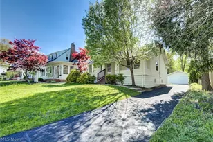 1548 Biltmore Rd, Lyndhurst, OH 44124 - Photo 3