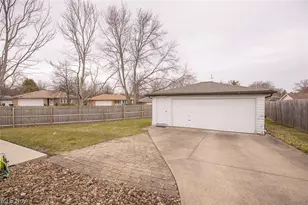 6924 Day Dr, Parma, OH 44129 - Photo 17