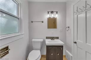 5581 Saxon Dr, Garfield Heights, OH 44125 - Photo 17