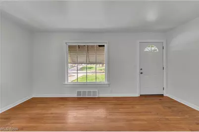 5581 Saxon Drive, Garfield Heights, OH 44125 - Photo 3