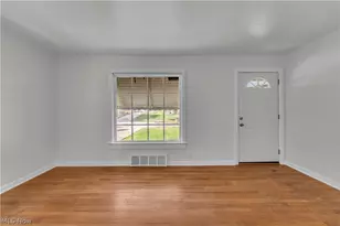 5581 Saxon Dr, Garfield Heights, OH 44125 - Photo 3