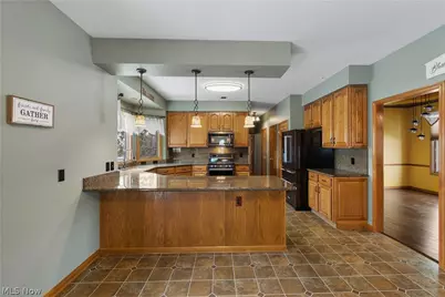 3885 Mount Vernon Boulevard, Barberton, OH 44203 - Photo 11