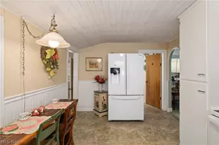127 E Main St, New London, OH 44851 - Photo 13