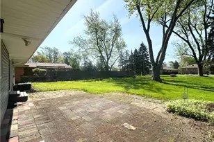 244 Starlight Dr, Green Hills, OH 44131 - Photo 13