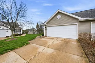 1960 Deerhaven Ln, Grandview Heights, OH 44147 - Photo 3