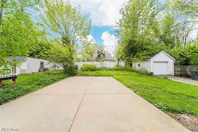 20180 Hillcrest Drive, Euclid, OH 44117 - Photo 7