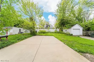 20180 Hillcrest Dr, Euclid, OH 44117 - Photo 7