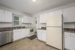 1224 Oakland Ave, Akron, OH 44310 - Photo 13