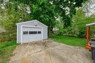 1224 Oakland Ave, Akron, OH 44310 - Photo 7