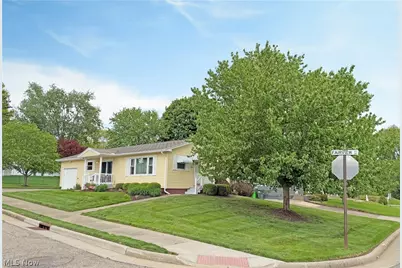502 Wise Avenue SE, North Canton, OH 44720 - Photo 3