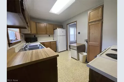 304 Dewey Avenue, Cambridge, OH 43725 - Photo 7