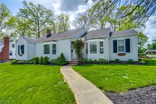 1307 Plymouth St NW, Massillon, OH 44646 - Photo 3